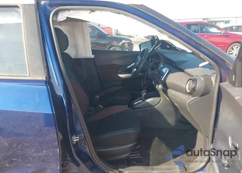 2019 Nissan Kicks Sr z USA, uszkodzony, nr VIN 3N1CP5CU7KL520533